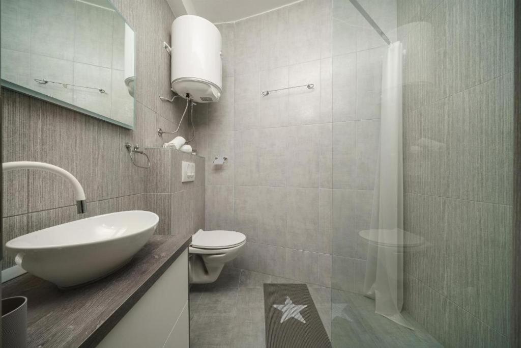 Apartments Dobrenic Vodice Eksteriør bilde
