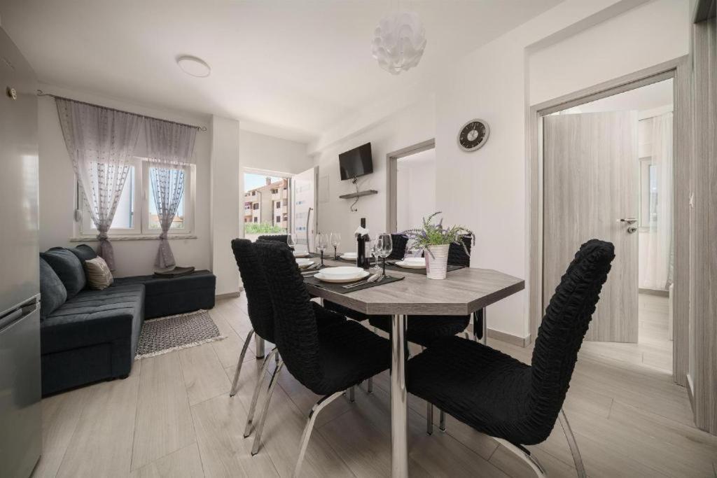 Apartments Dobrenic Vodice Eksteriør bilde