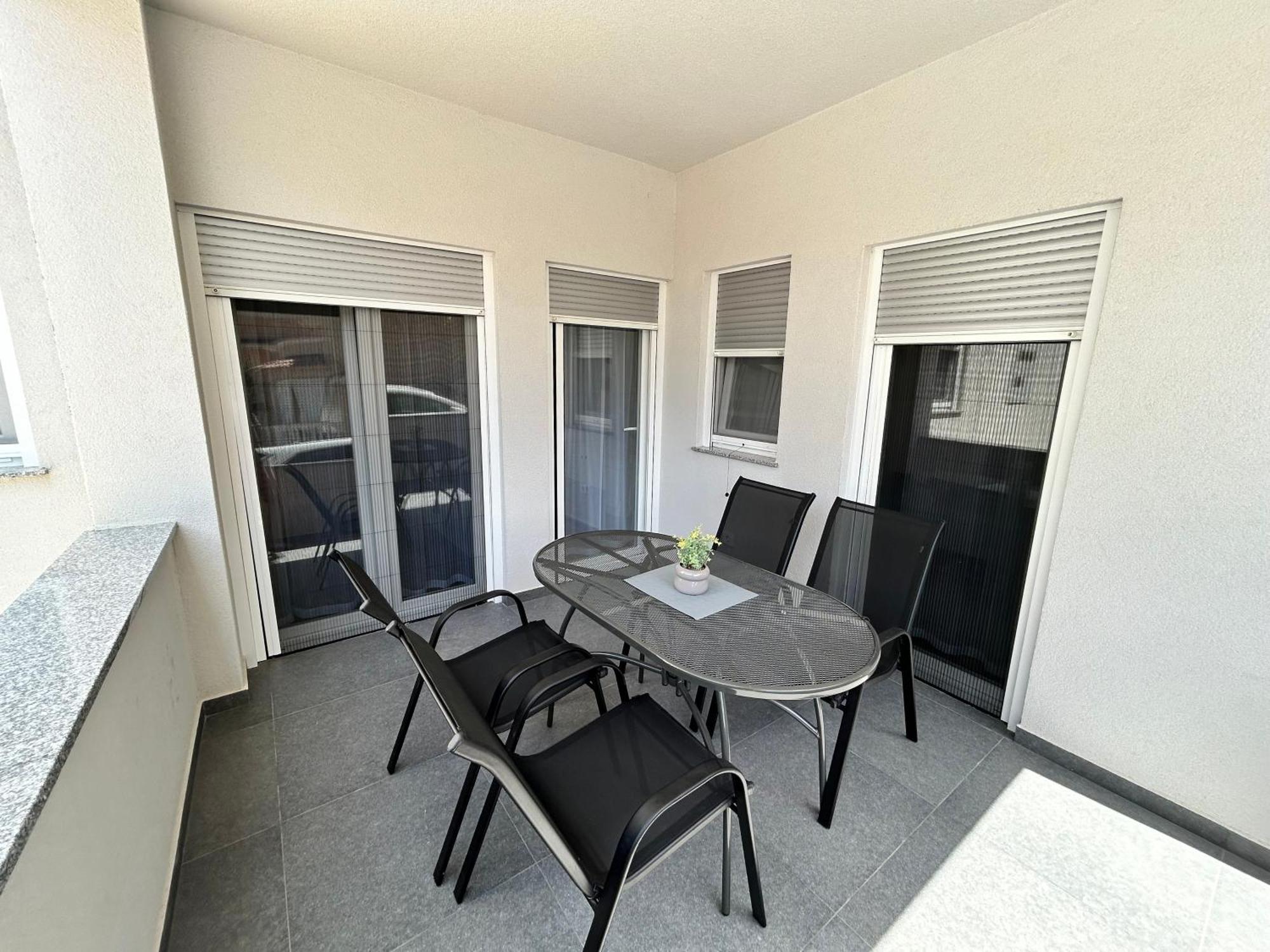 Apartments Dobrenic Vodice Eksteriør bilde